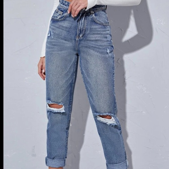 5/20$ Shein Medium Wash Ripped Jeans - Picture 1 of 7